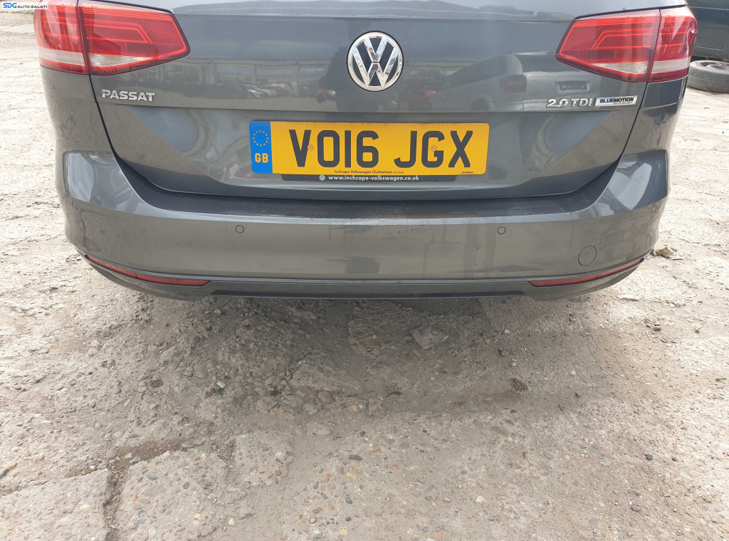 Bara Spoiler Spate cu Locas Senzori Parcare cu Imperfectiune Volkswagen Passat B8 Break Combi 2015 - 2020 Culoare LR7H [K4689]