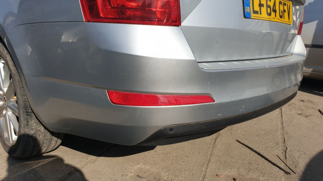 Bara Spoiler Spate cu Locas Senzori Parcare Skoda Octavia 3 Break Combi 2013 - 2017 Culoare LA7W 8E8E [0280]