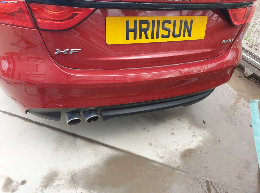 Bara Spoiler Spate cu Locas Senzori Parcare Jaguar XF X260 2015 - 2020 Culoare LRC CAH Italian Racing Red [K6099]