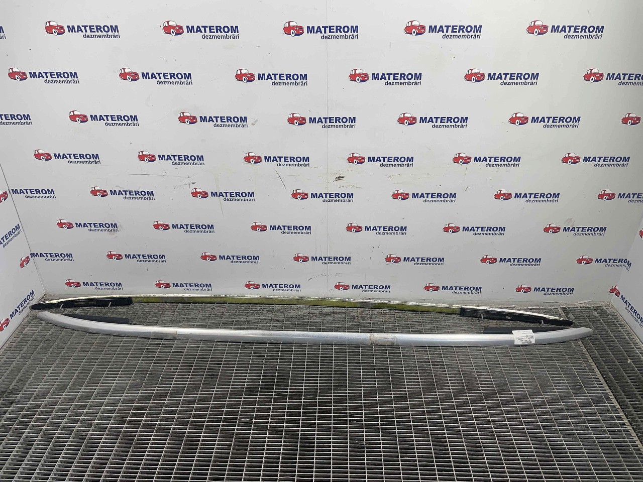BARE PAVILION SEAT ALHAMBRA - - (2010 2020)