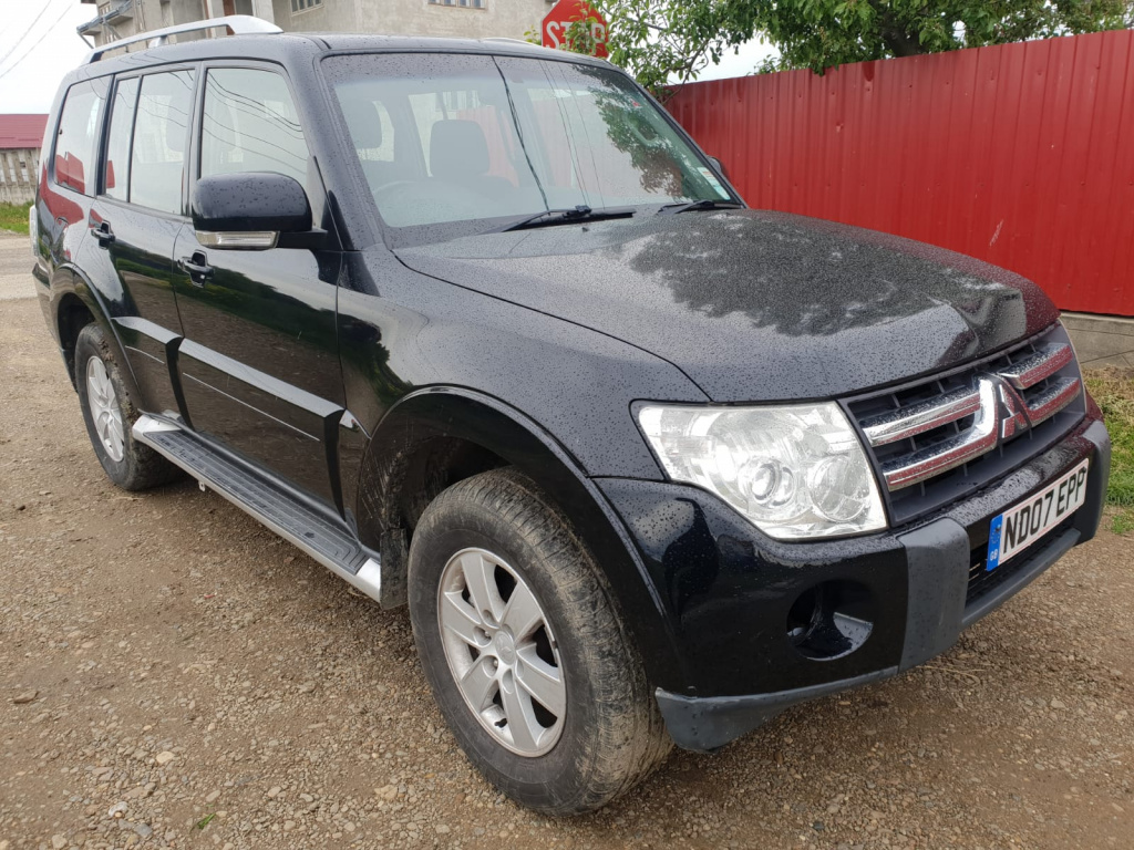Bascula dreapta Mitsubishi Pajero 2007 4x4 4M41 3.2 Di-D