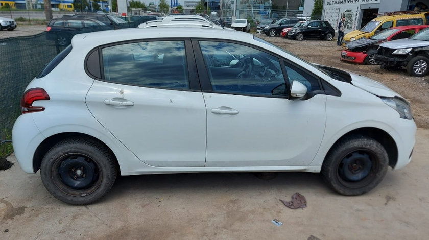 Bascula dreapta Peugeot 208 2017 Hatchback 1.6 HDI DV6FE