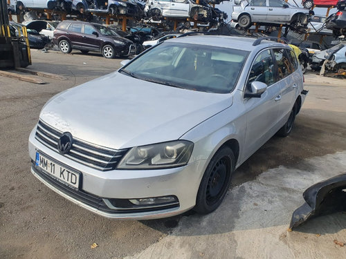 Bascula dreapta Volkswagen Passat B7 2012 break 2.0 tdi