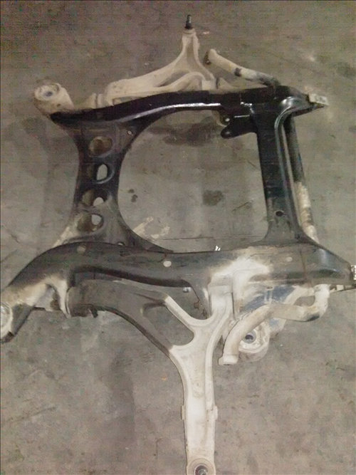 Bascula stanga fata 2.5 TDI VW TOUAREG an fabr.2006