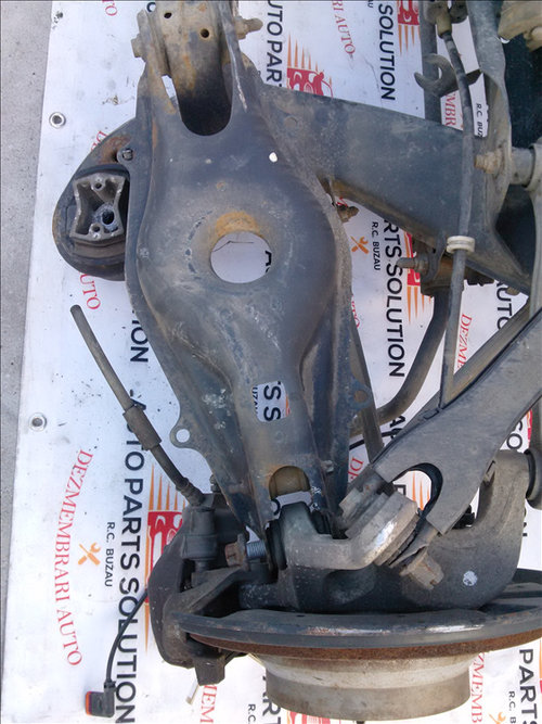 Bascula stanga spate M E CLASS (W212) an fabr. 2011