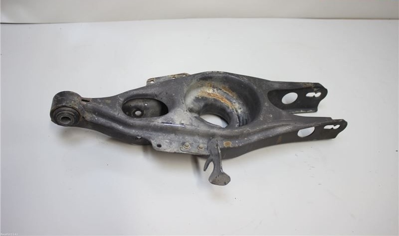 Bascula stanga spate Mercedes CLS W219 A2113501806