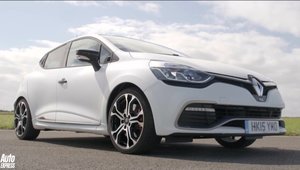 Batalia dintre 208 GTi si Clio RS se incheie la limita, cu doar 0.1 secunde diferenta