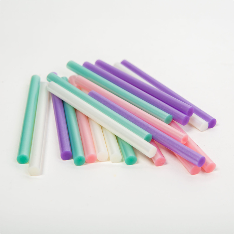 Baton termoadeziv -7 x 100 mm - colorat macaron - 10 buc/pachet 11116A