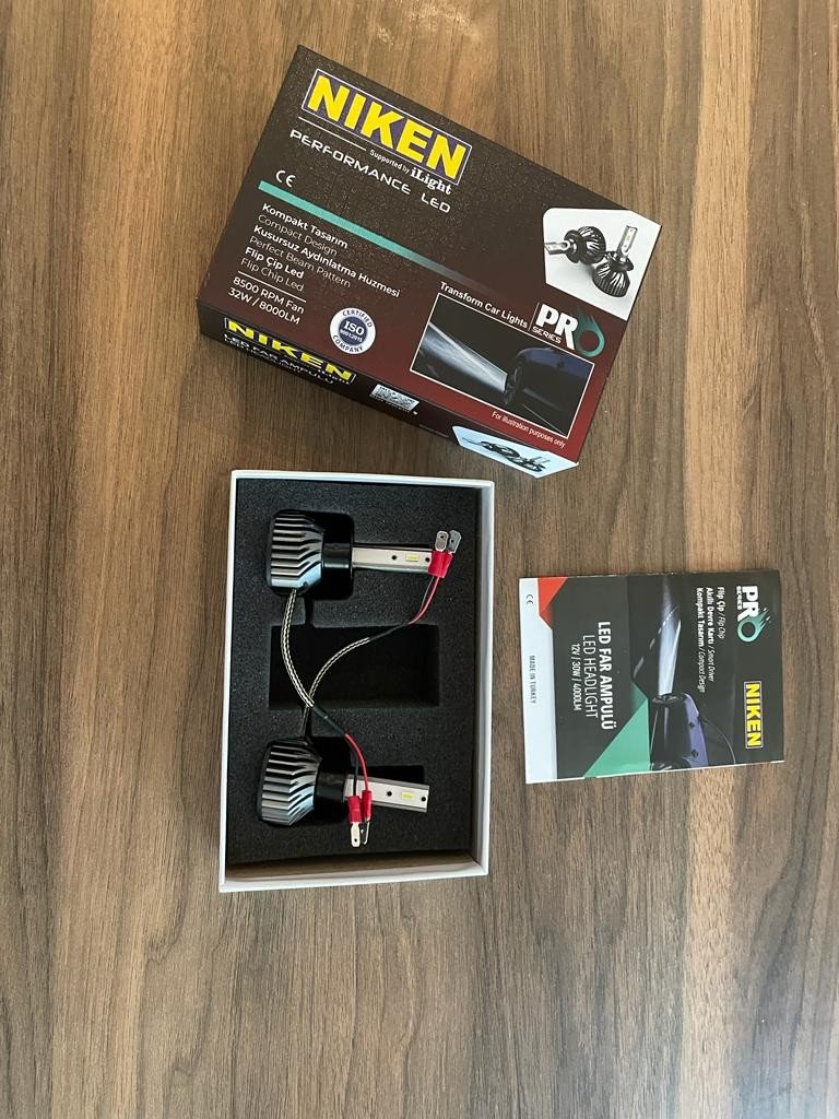 Becuri auto LED