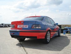 Benjamin Boulbes si BMW E36 M5 V8