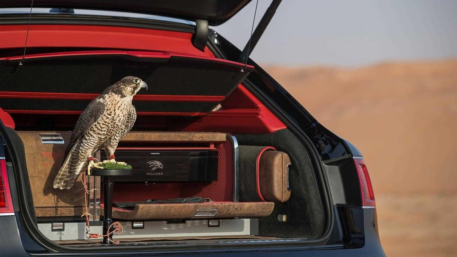 Bentley Bentayga Falconry