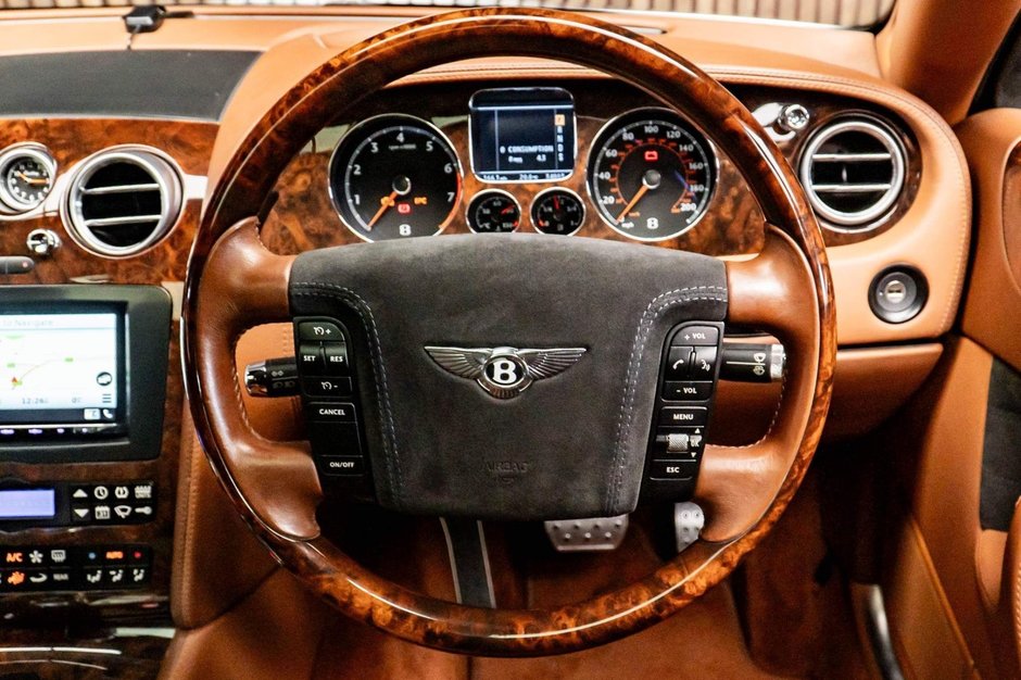 Bentley Continental Flying Spur transformat in pick-up
