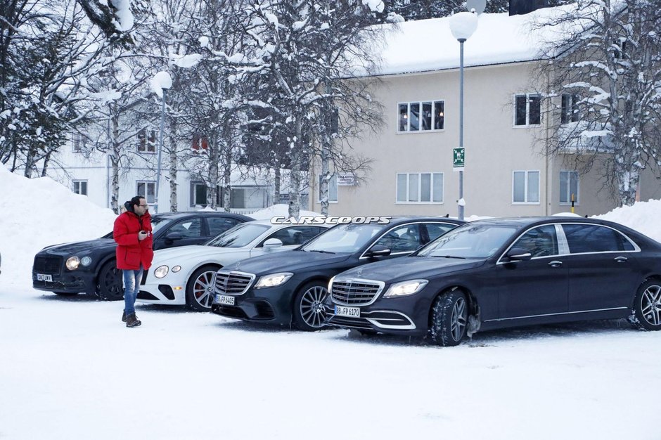 Bentley Flying Spur surprins in teste alaturi de Mercedes S-Class