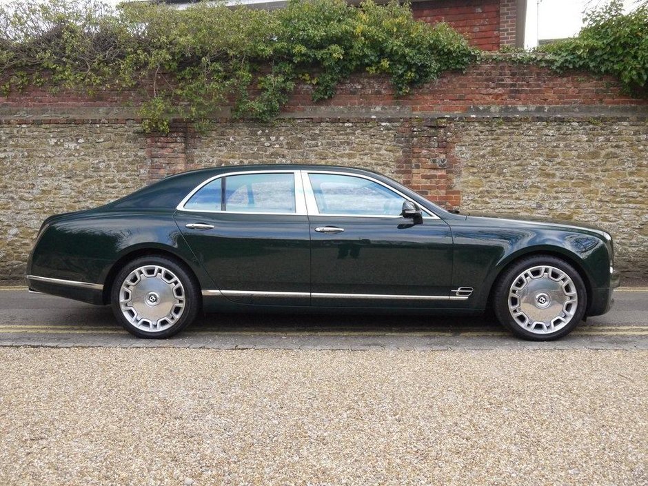 Bentley Mulsanne folosit de Regina Elisabeta a II-a