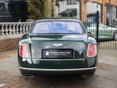 Bentley Mulsanne folosit de Regina Elisabeta a II-a