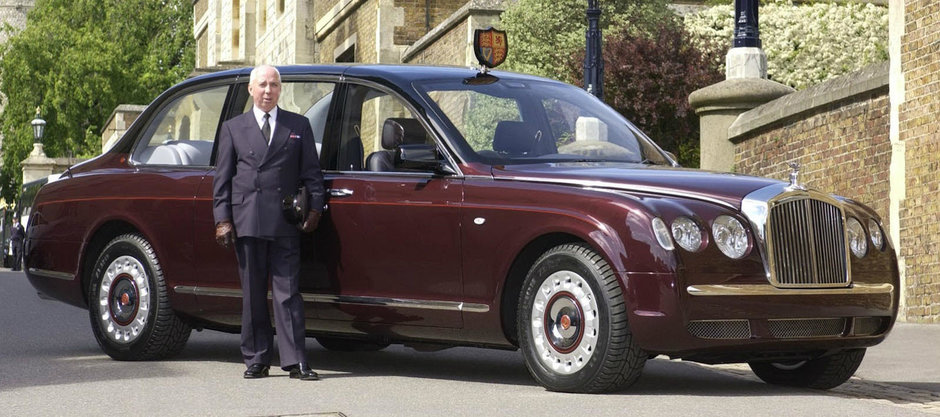 Bentley-ul Reginei Elisabeta a II-a expus publicului larg Bentley-ul Reginei Elisabeta a II-a expus publicului larg