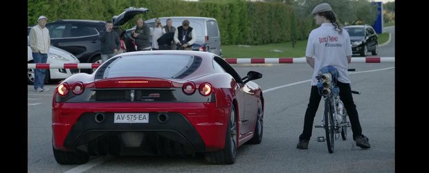 Bicicleta care atinge 333 km/h spulbera un Ferrari F430 Scuderia