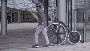 Bicicleta electrica Concept 1865 te va da pe spate