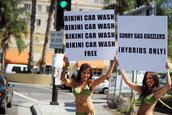 Bikini Car Wash doar pentru hibrizi