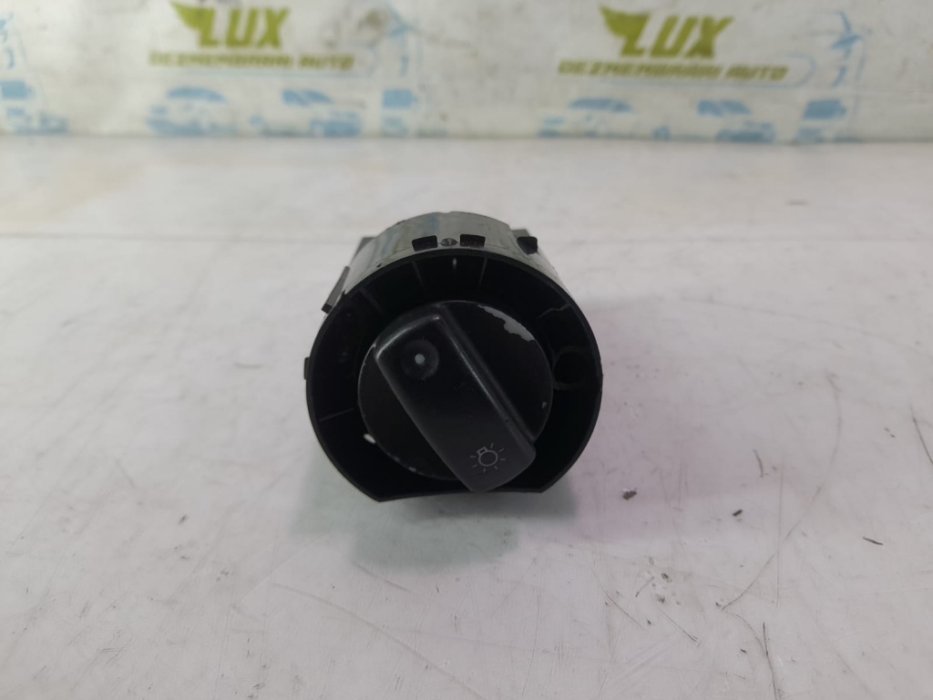 Bloc lumini 8E0941531 C Audi A4 B7 [2004 - 2008] 2.0 tdi BLB