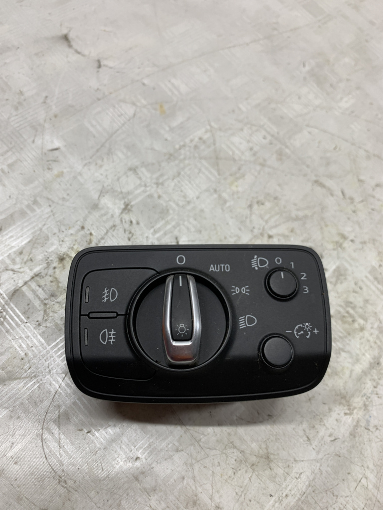 Bloc lumini Audi A3 8V 2.0 Motorina 2017, 8V0941531Q