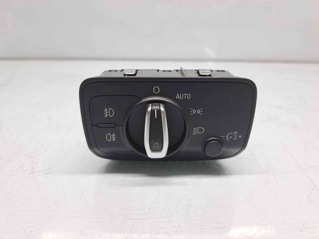 Bloc lumini Audi A3 Sportback (8VA) Hatchback [Fabr 2012-2020] 8V0941531L