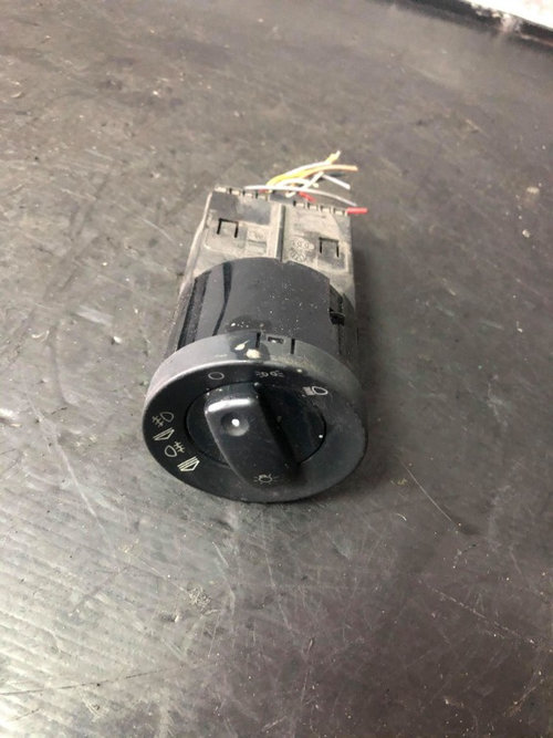 Bloc lumini audi a4 b7 8e0941531c