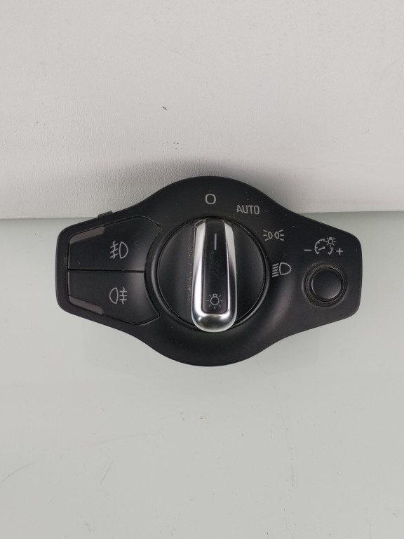 Bloc lumini Audi A4 B8 8K0941531AL