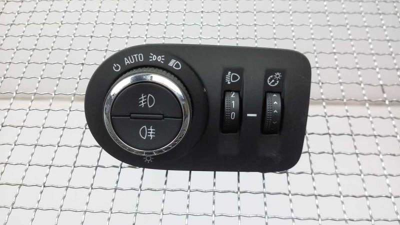 Bloc lumini AUTO Opel Corsa D facelift 2011-2014 13310331