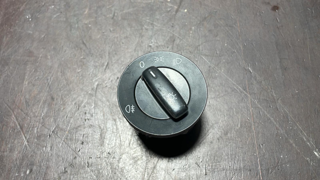 Bloc lumini cod 1K0941431BB , 1K0 941 431 BB pentru VW Passat B6 , Golf 6