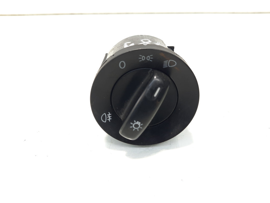 Bloc lumini, cod 1K0941431P, VW Passat (3C2 (id:588392)