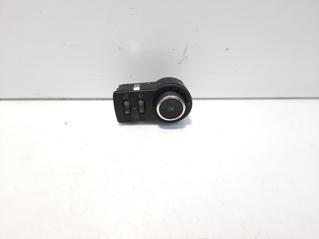 Bloc lumini, cod GM13268697, Opel Astra J Combi (idi:582359)