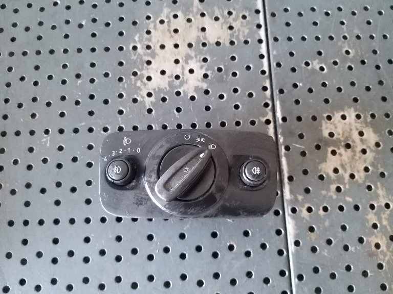Bloc lumini ford fiesta 6 cb1 ccn 8a6t13a024bb 10004132