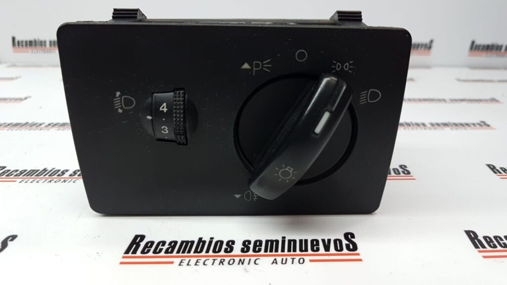 Bloc lumini FORD FOCUS, 4M5T13A024FA,