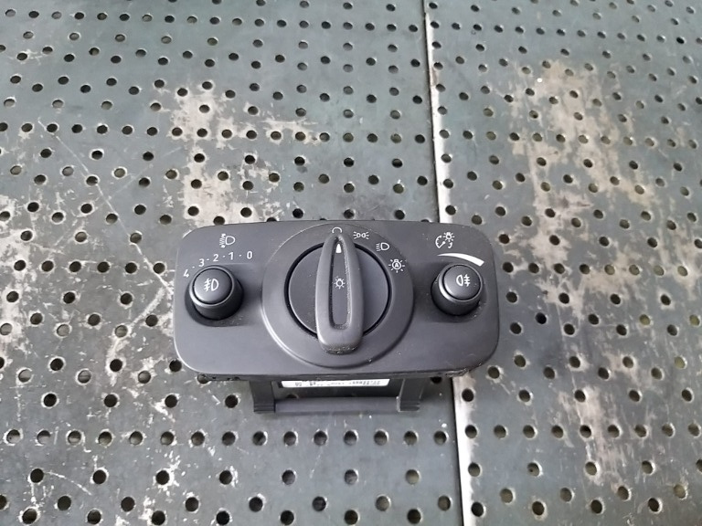 Bloc lumini ford kuga 2 dm2 av6t13a024cc 10099412