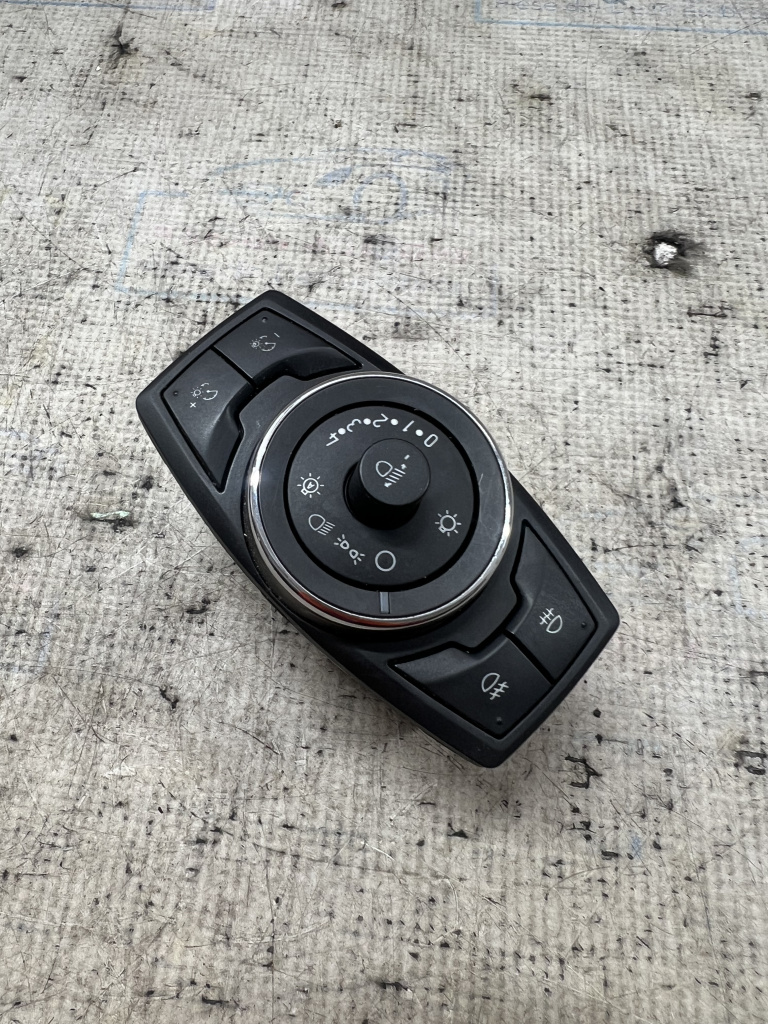 Bloc lumini Ford Mondeo Break 2.0 Motorina 2018, DG9T13D061HBW
