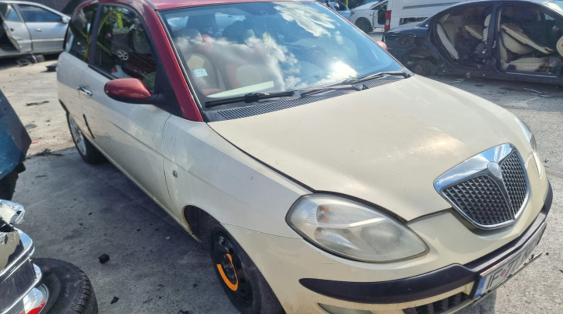 Bloc lumini Lancia Ypsilon 2005 HatchBack 1.4 benzina 843a1000