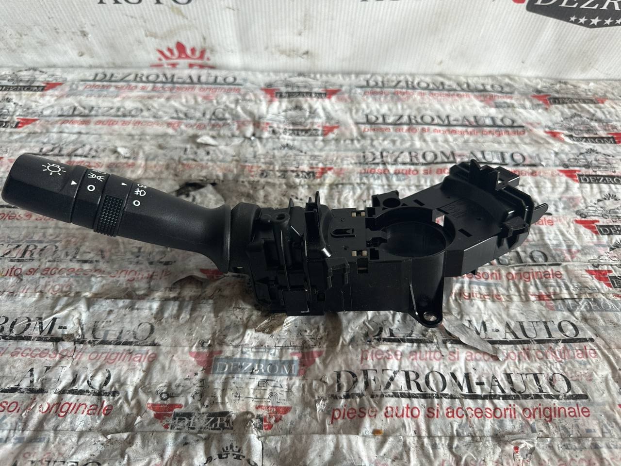 Bloc lumini, maneta semnalizare KIA Venga (YN) 1.6 CRDi 116 cai cod: 934101M630