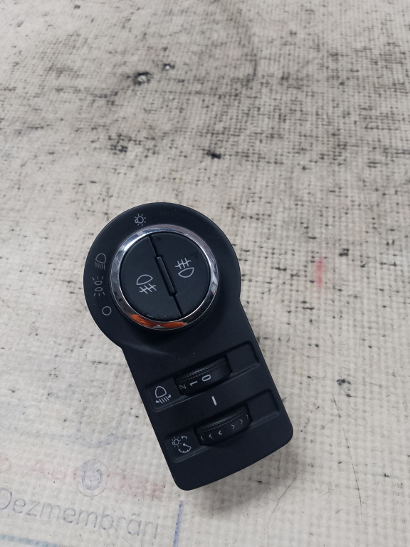 Bloc lumini Opel Astra J 2010, 1326869E