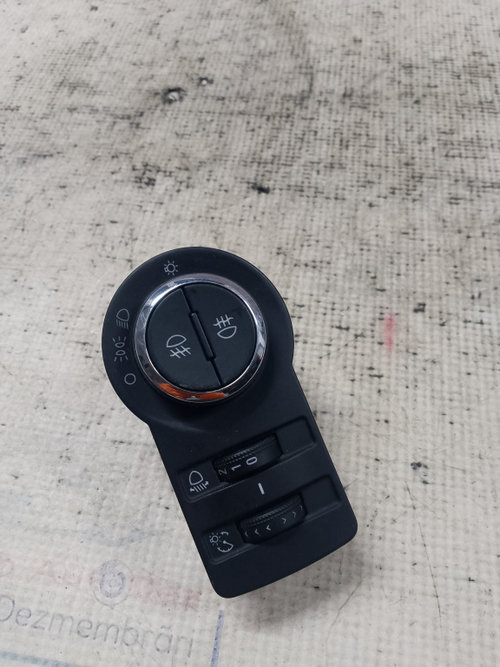 Bloc lumini Opel Astra J 2010, 1326869E