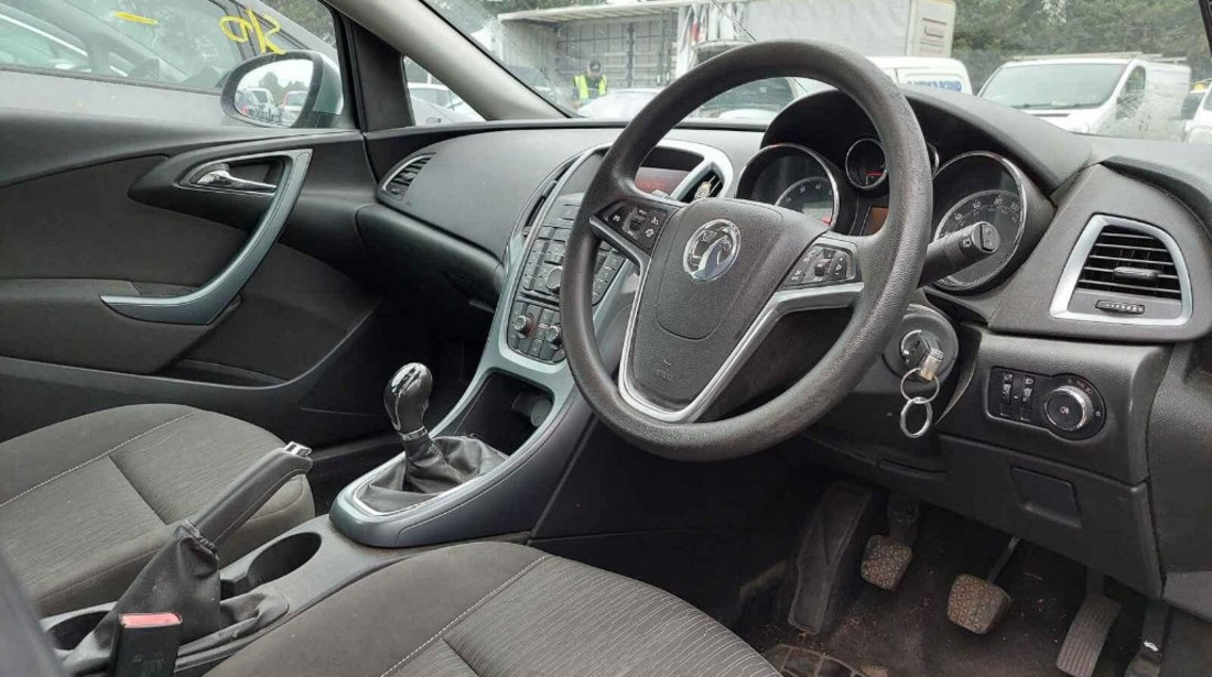 Bloc lumini Opel Astra J 2012 HATCHBACK 1.6 i