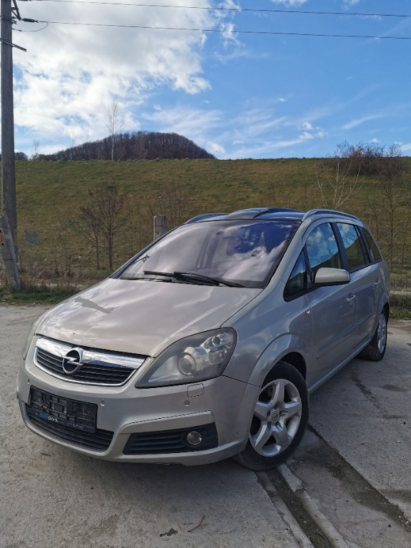 Bloc lumini Opel Zafira B 2007 Hatchback Z167 1.9 Cdti Z19DT