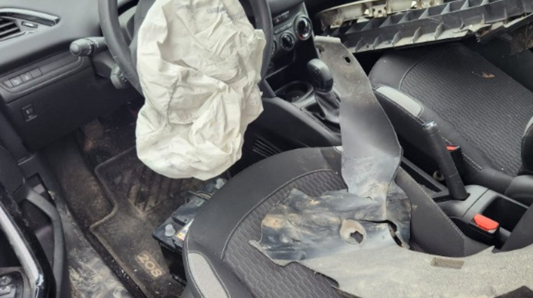 Bloc lumini Peugeot 208 2016 HATCHBACK 1.2