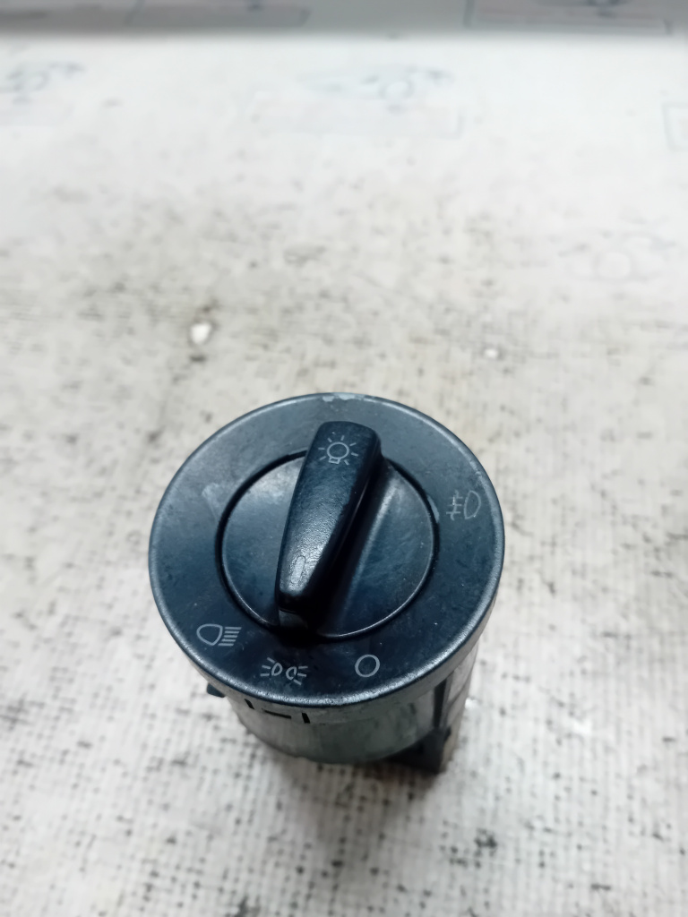 Bloc lumini Volkswagen Golf 4 2004
