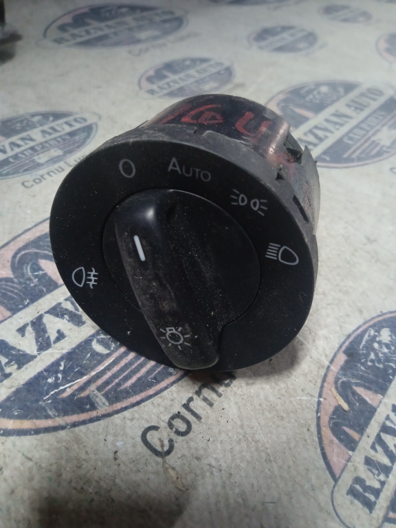 Bloc lumini Volkswagen Tiguan 2008, 1K09414318K