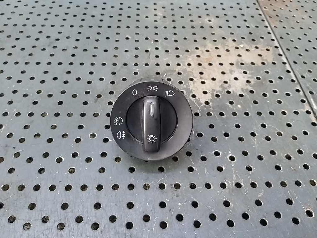 Bloc lumini vw passat b6 3c 1k0941431aj
