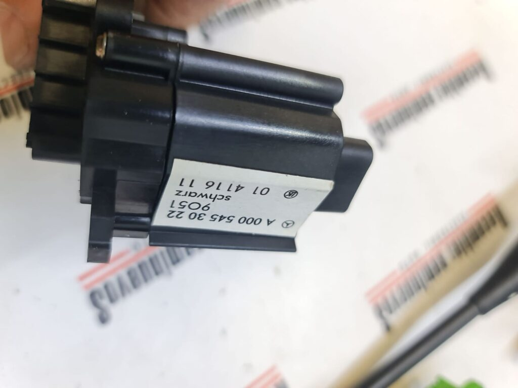 Bloc manete lumini MERCEDES-BENZ Class E A 211 540 10 45 / A2115401045 / 01 4103 00 / 01410300 / A 0005452210 / A0005452210 / A0004640518 / A0305459632 / 0025428018 / A0005453022 / 0085452524A 211 540 10 45 / A2115401045 / 01 4103 00 / 01410300 / A 0