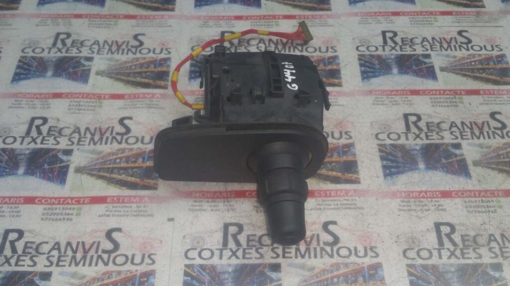 Bloc manete lumini RENAULT CLIO 3 88102001 366 / 88102001366 / 0 25006 0700 / 025006070088102001 366 / 88102001366 / 0 25006 0700 / 0250060700