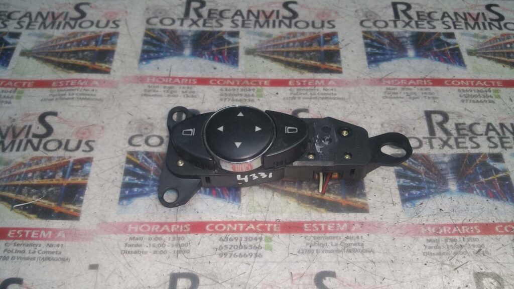 Bloc manete Oglinda MERCEDES-BENZ W211 211 820 83 10 / 2118208310 / 03 2110 10 L / 03211010L211 820 83 10 / 2118208310 / 03 2110 10 L / 03211010L