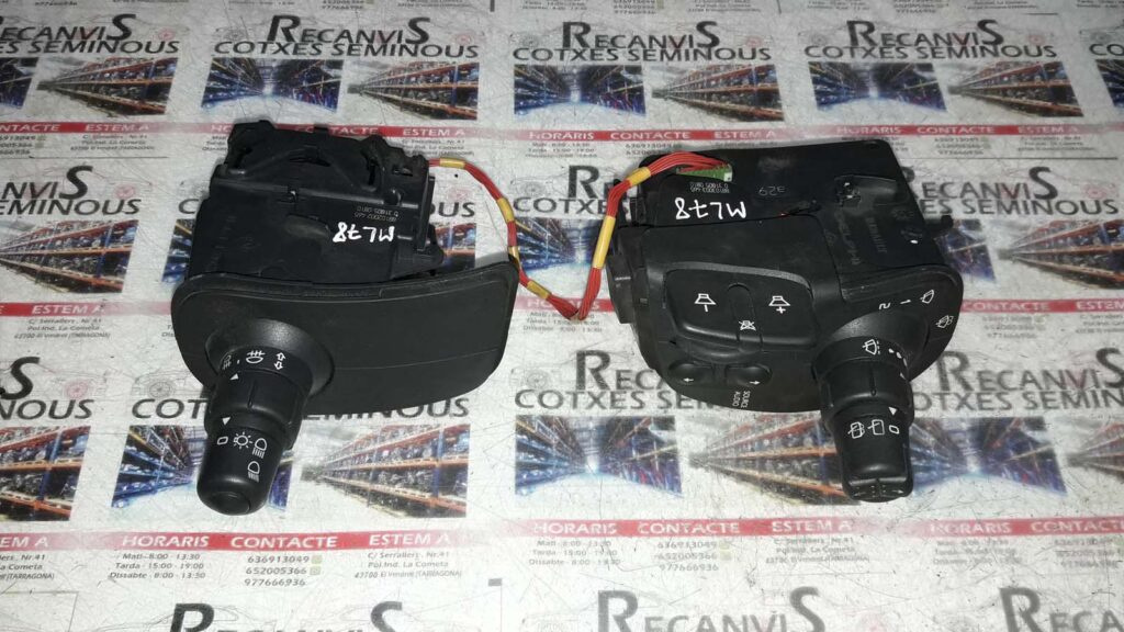 Bloc manete RENAULT CLIO 3 0 31805 0810 / 0318050810 / 88103003 465 / 881030034650 31805 0810 / 0318050810 / 88103003 465 / 88103003465